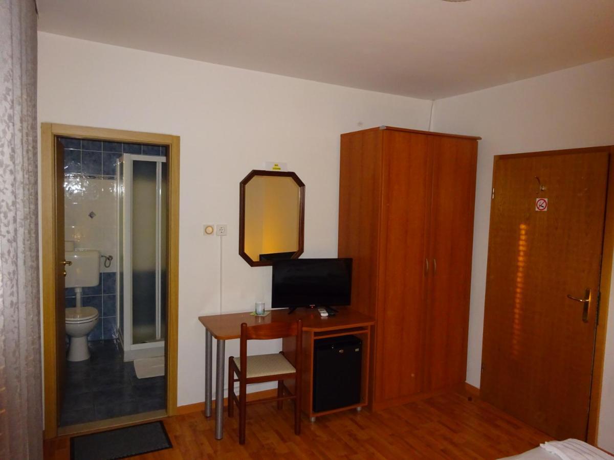 Rooms Kapelj Postojna Luaran gambar